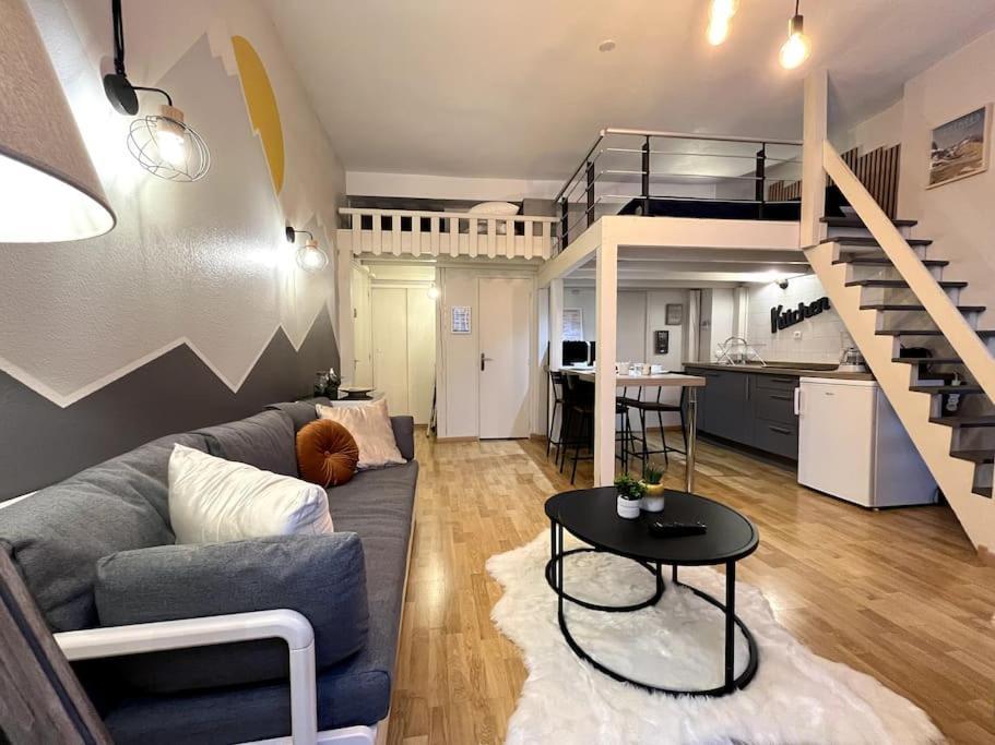 Montagn'art Studio. 4pers 30m2. Coeur Village. Cauterets